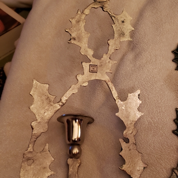 Christmas Around the World Exclusive Holly and Berry Sconces - Picture 3 of 3